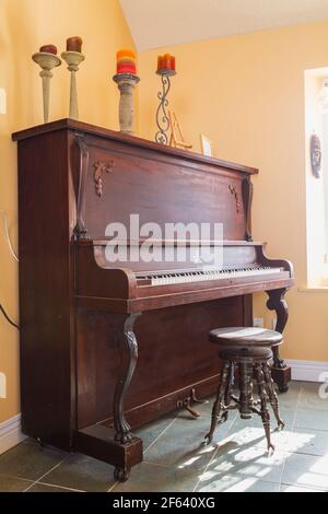 Taburete de piano vintage de caoba, 1910