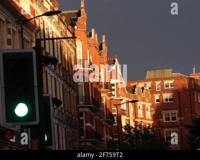 Demoliendo el dos centro de exposiciones de Earl's Court en Londres, Reino Unido