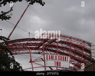 Demoliendo el dos centro de exposiciones de Earl's Court en Londres, Reino Unido