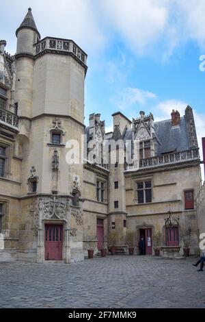 El exterior del Musée de Cluny, París Francia, también conocido como el Foto de stock