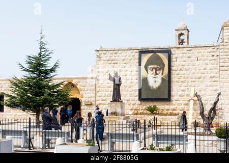 Monasterio de San Maroun, Tumba de San Charbel, Orden Maronita Libanesa,  Annaya, Líbano Fotografía de stock - Alamy