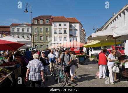 Mercado de frutas y verduras en Zelny trh (plaza del mercado). Brno, República Checa Foto de stock