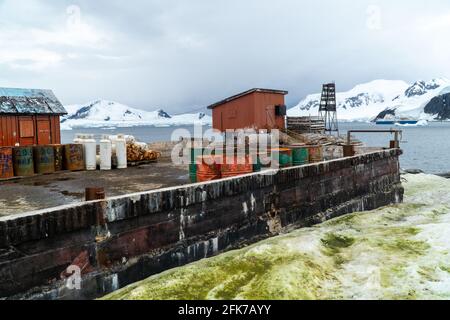 Estación de investigación antártica argentina. Estación Primavera (64º09'S 60º58'W). Situado en la costa de Danco, estrecho de Gerlache. Operativo el 8 de marzo de 1977 Foto de stock