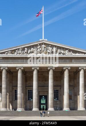 Entrada principal, el Museo Británico, el Great Russell Street, Bloomsbury, Greater London, England, Reino Unido