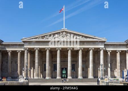 Entrada principal, el Museo Británico, Great Russell Street, Bloomsbury, el barrio londinense de Camden, Gran Londres, Inglaterra, Reino Unido
