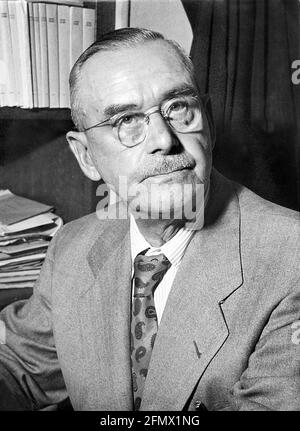 Mann, Thomas, 6.6.1875 - 12,8.1955, autor / escritor alemán, premio Nobel de Literatura 1929, DERECHOS ADICIONALES-LIQUIDACIÓN-INFO-NO DISPONIBLE Foto de stock