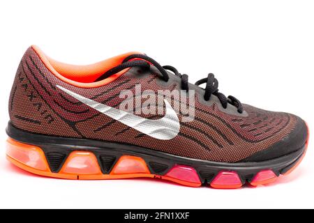 Nike made in Vietnam etiqueta en la lengua rosa de Nike zapatillas de diseño multicolor 2015 Fotografía de stock - Alamy