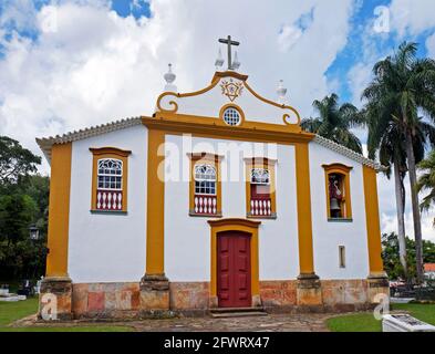 Iglesia barroca en Tiradentes, Minas Gerais, Brasil Foto de stock