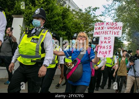LONDRES, REINO UNIDO. MAYO DE 29th Los Protesters Antibloqueo/Vacunación asisten a la protesta de Unite for Freedom en Londonn el sábado 29th de mayo de 2021. (Crédito: Lucy North | MI News) Crédito: MI News & Sport / Alamy Live News