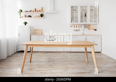 Pequeña mesa escritorio de madera - Estilo Minimalista