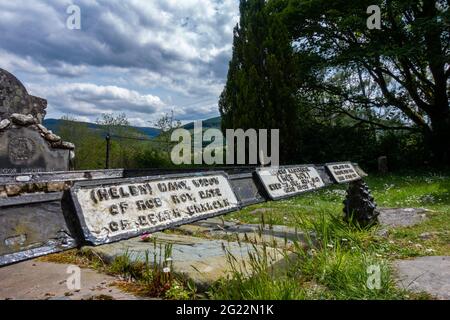 La tumba del ex proscribir y héroe popular Rob Roy MacGregor en Balquhidder, Escocia