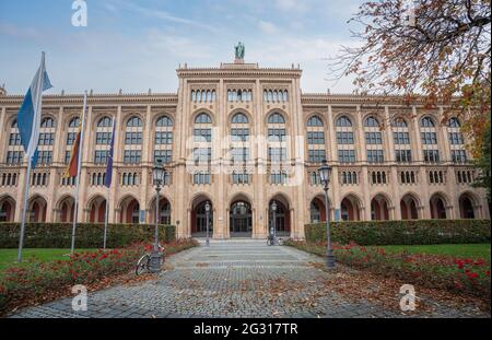 Gobierno de Alta Baviera (Regierung von Oberbayern) - Munich, Alemania Foto de stock