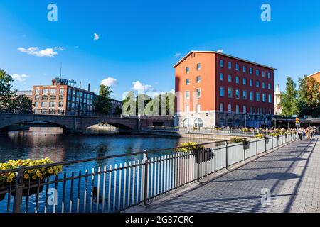 Renovadas antiguas fábricas de prendas de vestir, Tampere, Finlandia Foto de stock