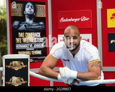Boxeador alemán-cubano Yoan Pablo Hernández de SES-Boxeo Foto de stock