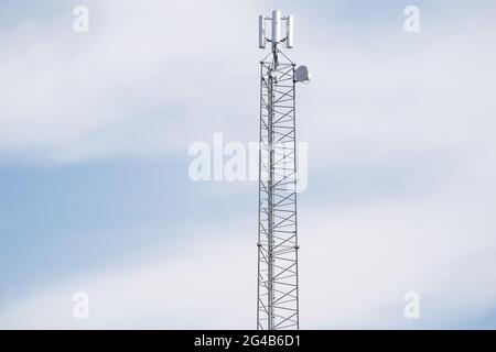 torre de telecomunicaciones de 4g y 5g celular. comunicación de