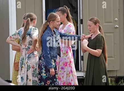 Los 'viejos creyentes' ortodoxos rusos conservadores vestidos con ropa tradicional en una feria de verano en Gervais, Oregon. La gran comunidad ortodoxa rusa Foto de stock