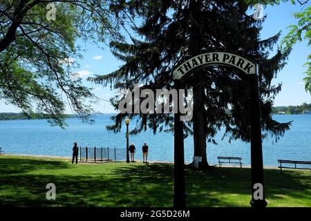 SKANEATELES, NUEVA YORK - 17 DE JUNIO de 2021: Thayer Park en el Lago Skaneateles en el Condado de Onondaga, Nueva York. Skaneateles es del Iroquois para Long Lake. Foto de stock