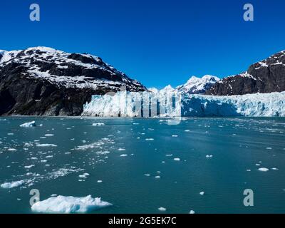 Glaciar Margerie, un glaciar de aguas tidales que se retrata en el Parque Nacional de Glacier Bay, Alaska, Estados Unidos Foto de stock