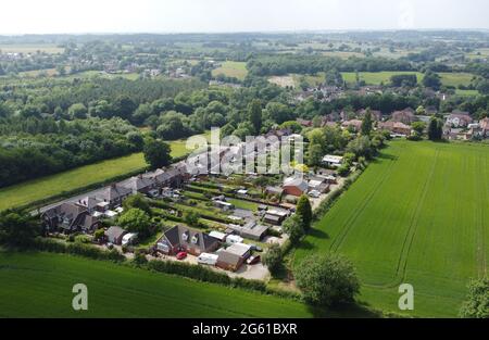 Swannington, Leicestershire, Reino Unido. 1st de julio de 2021. Una vista aérea de la aldea de Swannington. Swannington es un antiguo pueblo minero situado entre Coalville Foto de stock