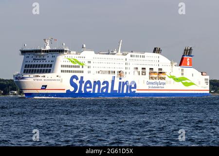 Línea Stena ferry STENA SCANDINAVICA en el fiordo de Kiel Foto de stock