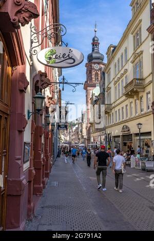 Europa, Alemania, Baden-Württemberg, Heidelberg, escena callejera en la zona peatonal del casco antiguo de Heidelberg Foto de stock