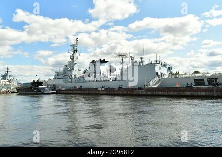 San Petersburgo Rusia Julio 24th 2021 Iran warship Neva river