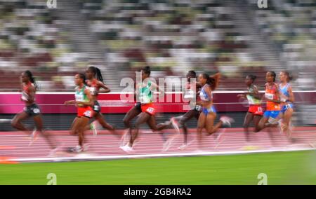 Juegos Olímpicos de Tokio 2020 - Atletismo - Final de las Mujeres 5000m - Estadio Olímpico, Tokio, Japón - 2 de agosto de 2021. Atletas compiten REUTERS/Aleksandra Szmigiel