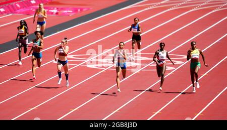 Juegos Olímpicos de Tokio 2020 - Atletismo - Mujeres 400m - Ronda 1 - Estadio Olímpico, Tokio, Japón - 3 de agosto de 2021. Atletas compiten REUTERS/Aleksandra Szmigiel