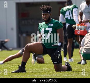 New York Jets defensive end Micheal Clemons (72) runs against the Chicago  Bears during an NFL football game Sunday, Nov. 27, 2022, in East  Rutherford, N.J. (AP Photo/Adam Hunger Stock Photo - Alamy