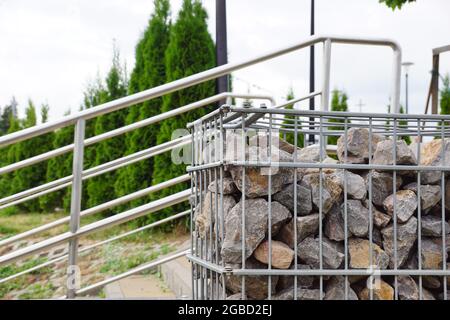 malla metálica galvanizada apilada en muchas capas imagen de fondo  Fotografía de stock - Alamy