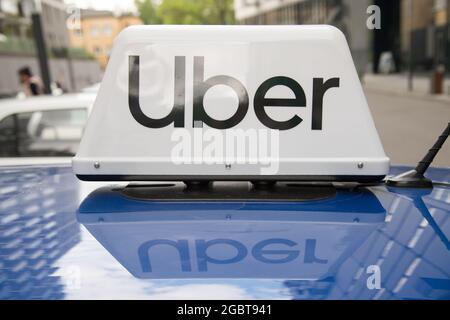 Coche Uber en Varsovia, Polonia. Mayo 21st 2021 © Wojciech Strozyk / Alamy Stock Photo Foto de stock