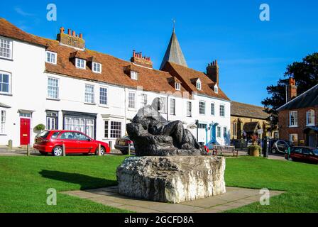 El verde muestra la estatua de Churchill, Westerham, Kent, Inglaterra, Reino Unido Foto de stock