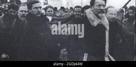El funeral de Vladimir Lenin. El ataúd es llevado por Joseph Stalin, Mikhail Kalinin, Nikolai Bujarin, Lev Kamenev, Mikhail Tomsky y Vyacheslav Molotov. Foto de stock