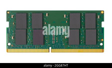 Módulo de memoria RAM SO-DIMM DDR4 de color verde rápido para ordenador portátil aislado sobre fondo blanco. Concepto de tecnología de hardware de pc. Foto de stock