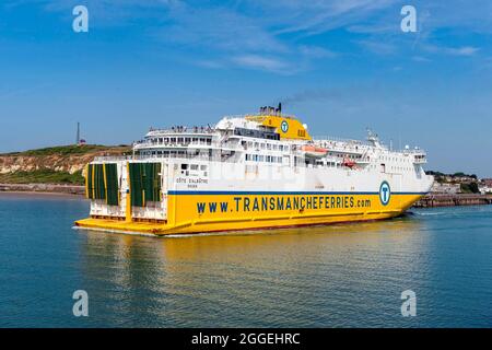 Côte d'Albâtre es un ferry de pasajeros operado por DFDS en la ruta Dieppe-Newhaven, bajo la marca Transmanche Ferries. Foto de stock