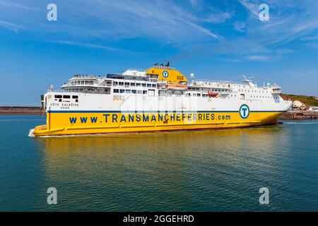 Côte d'Albâtre es un ferry de pasajeros operado por DFDS en la ruta Dieppe-Newhaven, bajo la marca Transmanche Ferries. Foto de stock