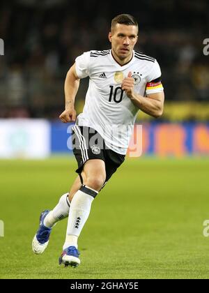 Lukas Podolski de Alemania en acción durante su último partido internacional durante el Amistable Internacional en Signal Iduna Park, Dortmund. Fecha de la foto: 22nd de marzo de 2017. El crédito de PIC debe ser: Matt McNulty/Sportimage via PA Images Foto de stock