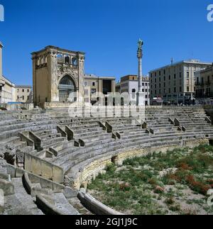 El Teatro Romano en Piazza San Oronzo, Lecce, Apulia, Italia, Europa