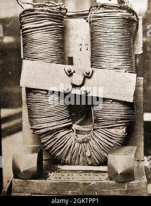 El imán construido en 1845 para Faraday para utilizar en sus experimentos . -- Michael Faraday (1791 – 1867) fue un científico inglés que fue prominente en los campos de principios del electromagnetismo y la electroquímica, especialmente la inducción electromagnética, el diamagnetismo y la electrólisis. Su trabajo contribuyó al desarrollo de la tecnología del motor a través de su invención de dispositivos giratorios electromagnéticos Foto de stock