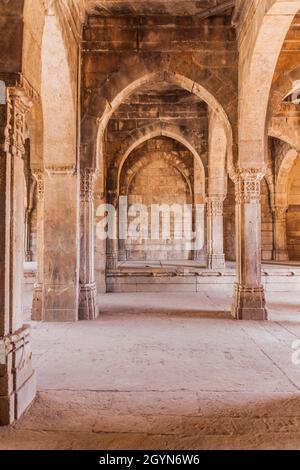 Mandvi o casa de encargo en la ciudad histórica de Champaner, estado de Gujarat, India