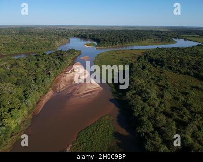 Vista aérea de Río Cuiaba, Pantanal, Mato Grosso, Brasil.