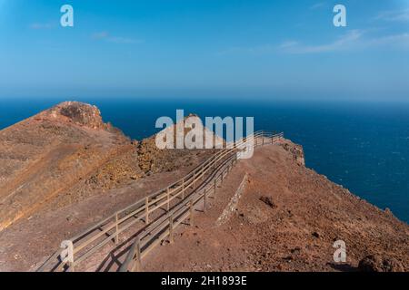 El camino cerca del faro de Entallada en el municipio de Las Playitas, costa este de la isla de Fuerteventura, Islas Canarias, España Foto de stock
