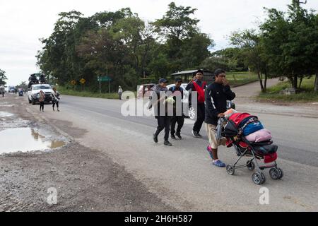 Oaxaca Palomares M xico. 15th Nov 2021. La caravana migrante