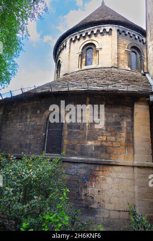 Lado de la Iglesia Redonda en Cambridge, Inglaterra. Siguiendo el modelo de la Iglesia del Santo Sepulcro en Jerusalén Foto de stock