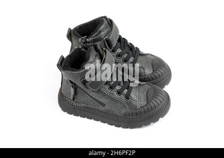 Zapatillas negras para niños