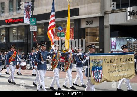 11 de noviembre de 2021 Desfile del Día de los Veteranos en la Quinta Avenida en la Ciudad de Nueva York, Estados Unidos