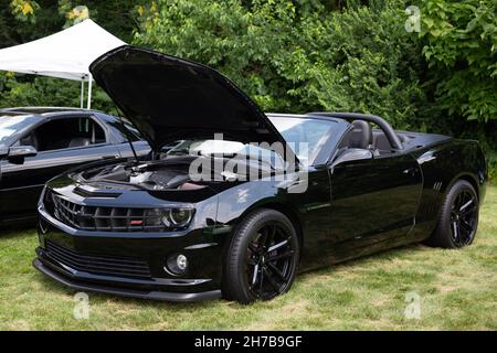 Negro Chevrolet Camaro SS Fotografía de stock - Alamy