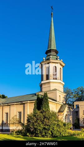 Varsovia, Polonia - 12 de agosto de 2021: Iglesia Evangélica Luterana de la Ascensión de Cristo en la calle Pulawska 2A en el distrito de Mokotow Foto de stock