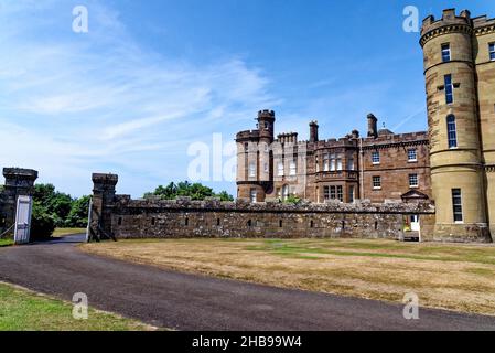 El hermoso castillo de Culzean cerca de Maybole, Carrick en la costa de Ayrshire de Escocia, Reino Unido. 22nd de julio de 2021 Foto de stock