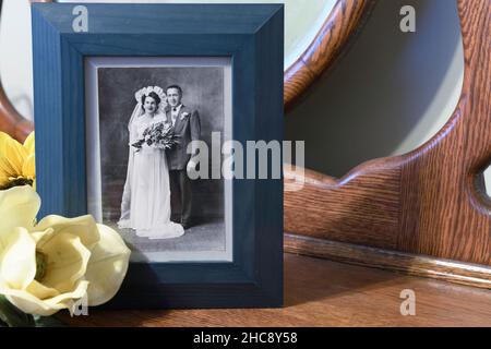 Fotografía de boda con marco vintage, mediados del siglo 20th